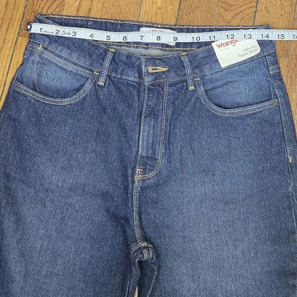 Wrangler Dark Blue Women's Flare Jeans /high-rise fierce flare/Size 6/28X32 - Picture 15 of 16